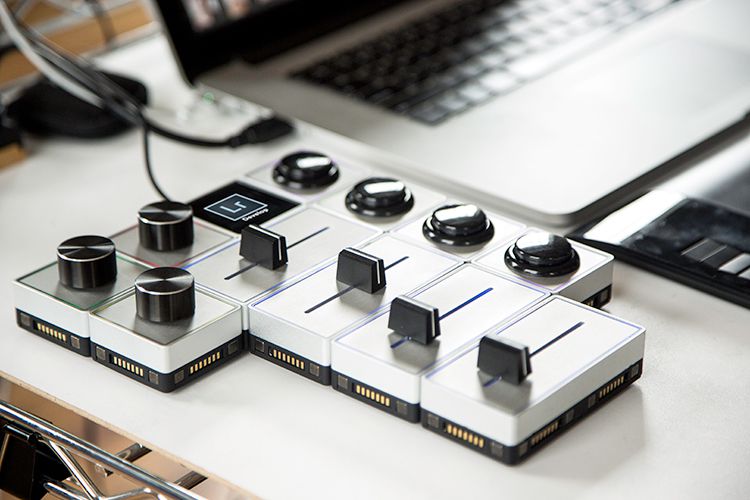 Palette Gear: Hands-on Control of your Favorite Software